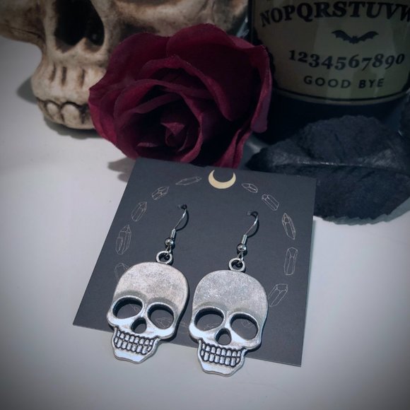 💍2/$20! Handmade Antique Silver Skull Earrings 🎃 - Picture 3 of 5
